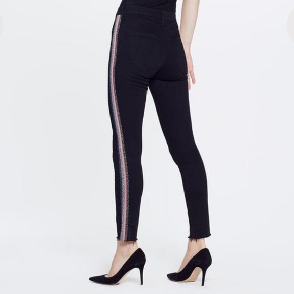 Mother High Waisted Looker Kitty Glitter Jeans
Size 28 - Picture 7 of 7